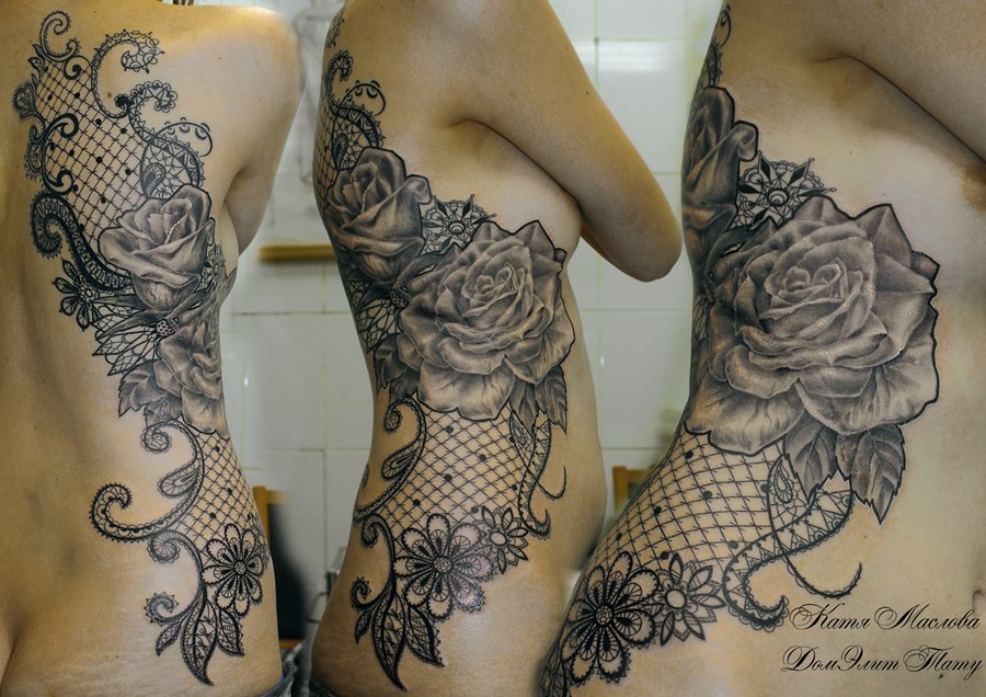 Татуировки Розы и кружево в стиле Реализм, Черно-Серая, Лайнворк(Linework), Женские, Фото-качество, Графика, Авторский, Freehand Грудь,Живот, Бедро, Лопатки, Поясница, Ягодицы, Ребра, Спина / Каталог тату-салонови мастеров